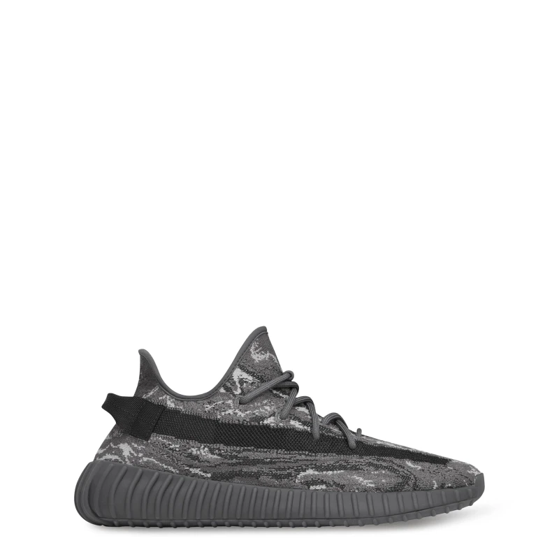 Image of Yeezy Boost 350 V2 Sneakers Runners 7 (41) Black 11814840270