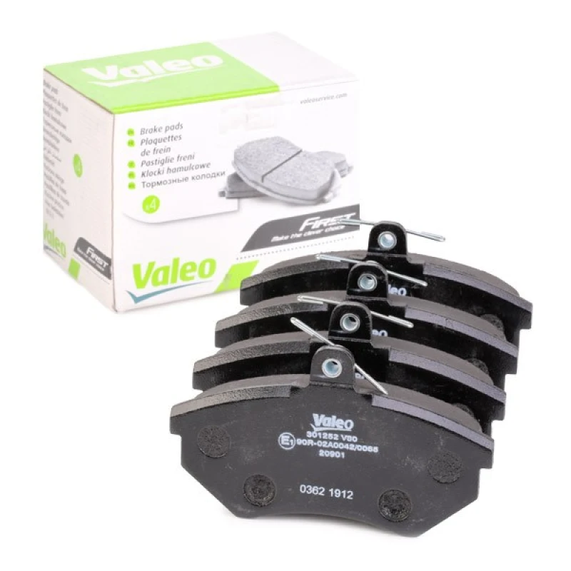 Image of VALEO 301252 Brake pad set Front Axle, without integrated wear sensor, FIRST, without anti-squeak plate Brake Pad Set,disc brake (402)