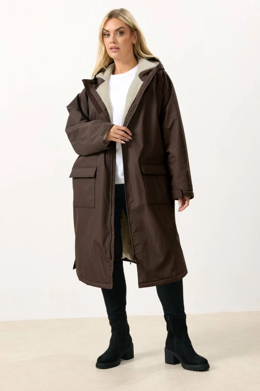 Image of Yours Womens Waterproof Fleece Lined Robe in Chocolate Size: 20-24 Chocolate Female 20-24