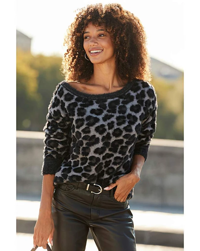 Image of Sosandar Sosandar Fluffy Jacquard Metallic Jumper Leopard - Sosandar - Size: L Leopard Female L RF40701