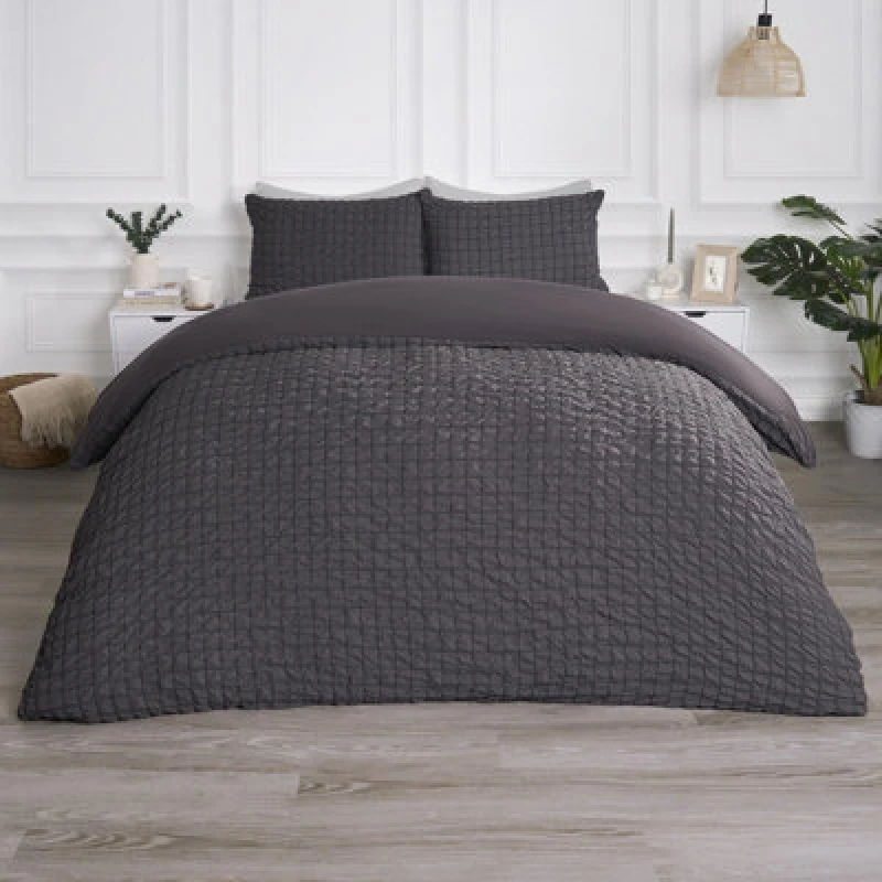 Image of OHS OHS Luxury Seersucker Duvet Cover Set Geo Pillowcase Quilt in Charcoal Size: Double Charcoal Double Unisex 5027434182374