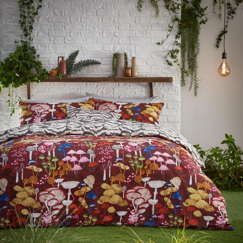 Image of Furn Furn Amanita Abstract Mushroom Duvet Cover Set in Red Size: King Red King Unisex 5025532713919