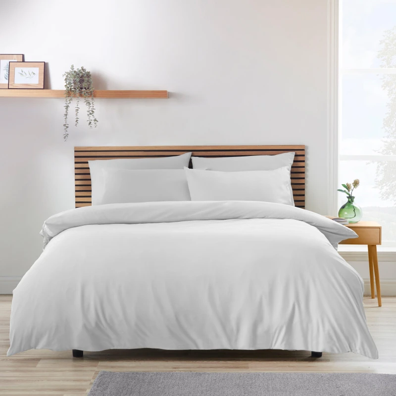 Image of Catherine Lansfield Catherine Lansfield 'So Soft Easy Iron' Duvet Cover Set in White Size: King White King Unisex 5057681138336