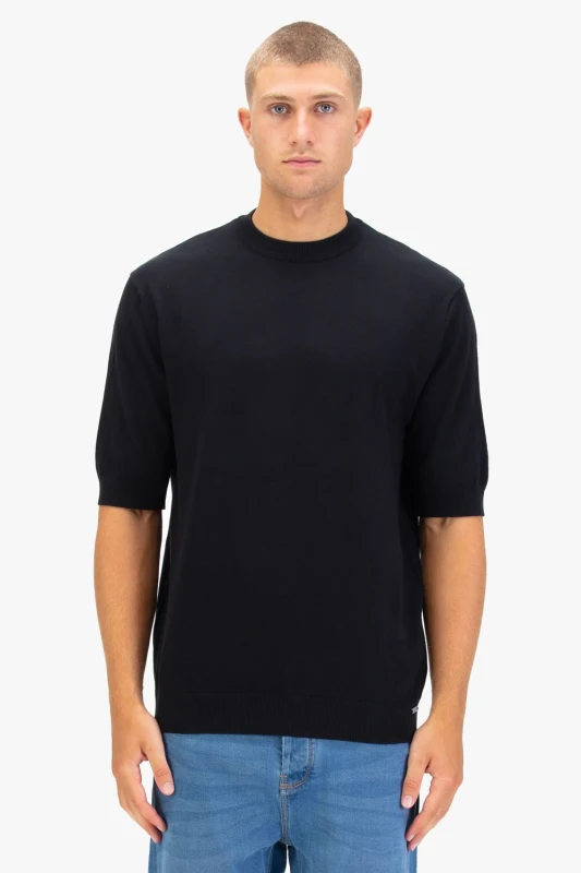Image of Luke 1977 Luke 1977 Men Farrington Knitted T-Shirt in Black Size: large Black L Male 5063494096893