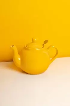 image of Farmhouse Teapot, New Yellow, Four Cup - 900ml Boxed