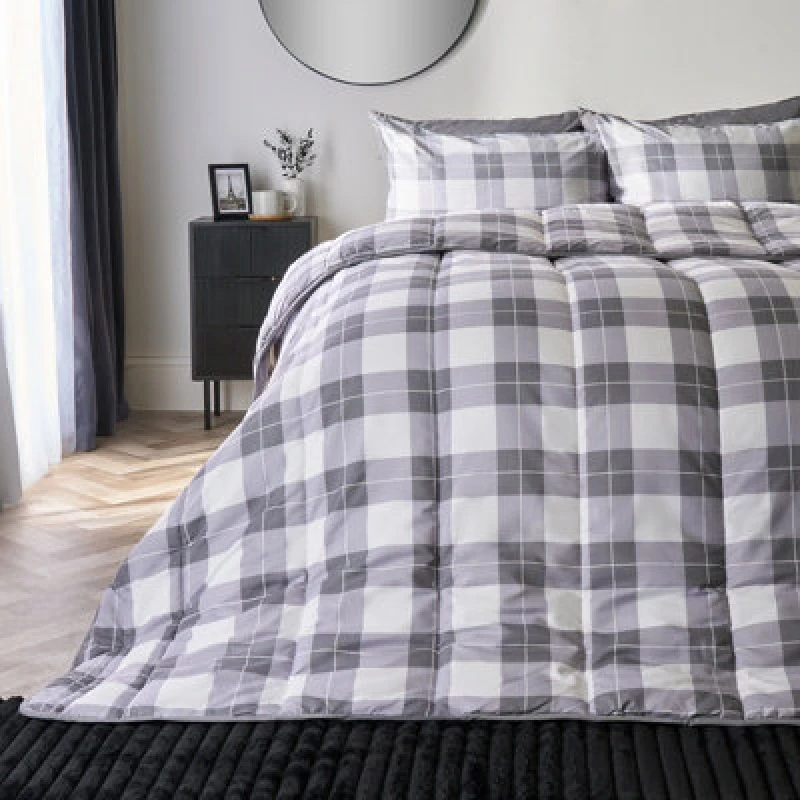 Image of OHS OHS Gingham Check Coverless Duvet 10.5 TOG Bedding Pillowcases Set in Light Grey Size: King Light Grey King Unisex 5027434211852