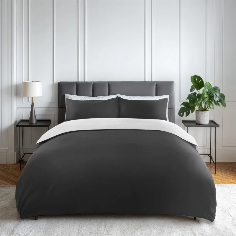 Image of Emma Barclay Duvet Set Reversible Non Iron Soft Touch Lyla Black/White unisex King