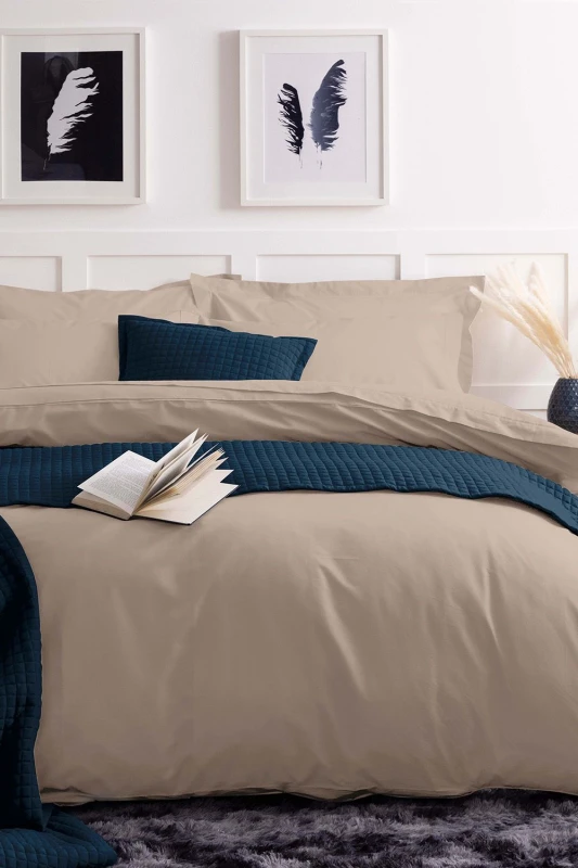 Image of Belledorm Easy Care 200 Thread Count Cotton Polyester Percale Duvet Cover in Cream Size: Single Cream Unisex Single