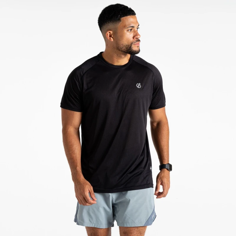 Image of Dare 2b Dare 2b Men 'Accelerate' Fitness T-Shirt in Jet Black Size: X-Large Jet Black XL Male 5063019137056