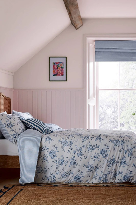 Image of Helena Springfield 'Hedgerow' Cotton Duvet Cover Set in Blue Size: Single Blue Unisex Single
