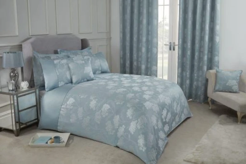 Image of New Edge Blinds English Garden Duvet Set in Blue Size: Super King Blue Unisex Super King