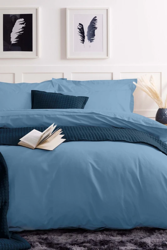 Image of Belledorm Easy Care 200 Thread Count Cotton Polyester Percale Duvet Cover in Bright Blue Size: Double Bright Blue Unisex Double