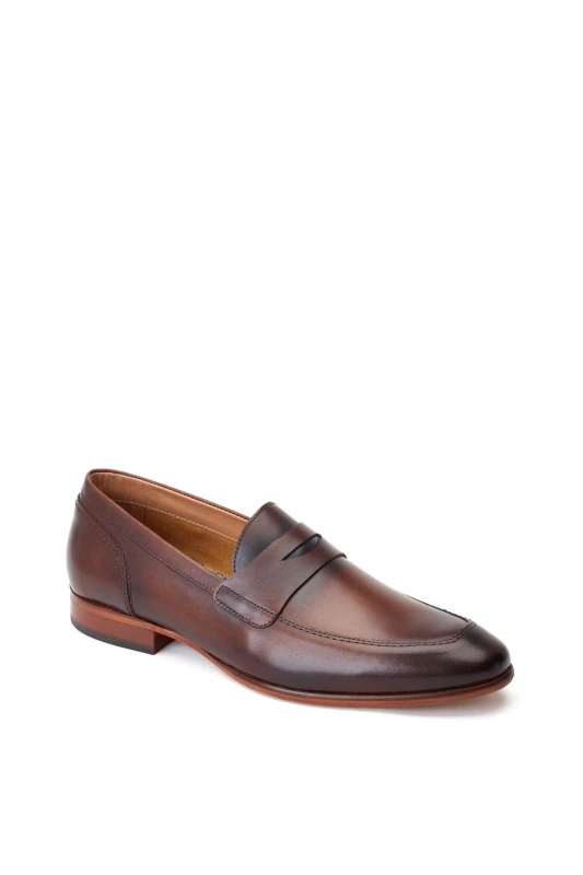 Image of Base London Base London Men Bruno Penny Loafer in Brown Size: 8 Brown 8 Male 5038538357667