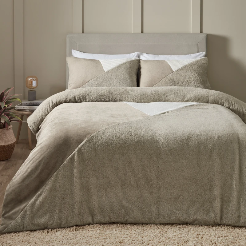 Image of Catherine Lansfield Cosy Larsson Fleece Backed Duvet Cover Bedding Set Natural