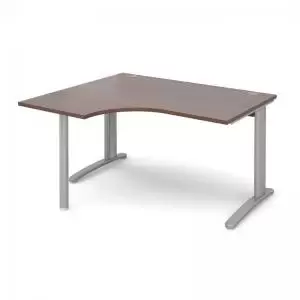 image of TR10 left hand ergonomic desk 1400mm - silver frame and walnut top