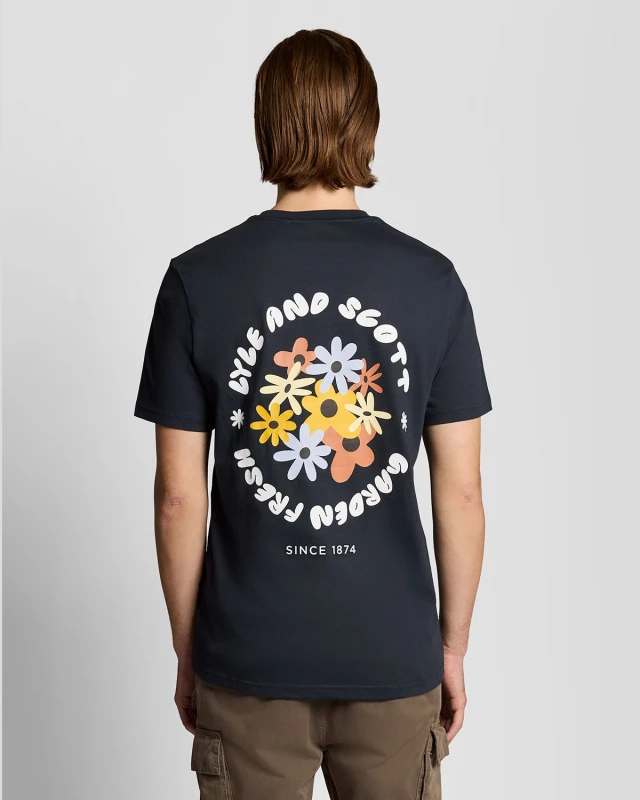 Image of Lyle & Scott Mens Nature Graphic Print T-Shirt in Navy