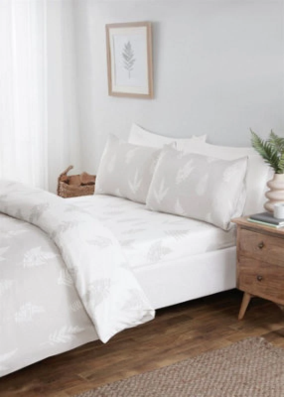 Image of Rapport Home Fern Floral Microfibre Polyester Complete Duvet Set With Pillowcase Silver