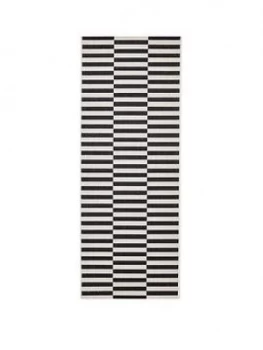 Image of Indoor/Outdoor Lines Runner