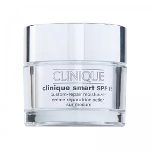 Image of Clinique Custom Repair Moisturizer Oily Skin SPF 15 50ml