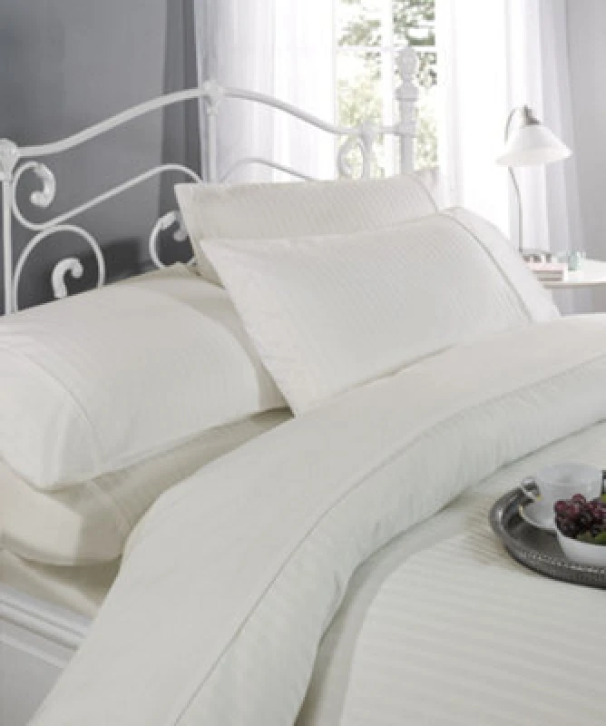 Image of New Edge Blinds Carlton Collection Duvet Set in Cream Size: Single Cream Unisex Single
