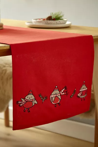 Image of 'Christmas Robins' Cotton 33x220cm Table Runner