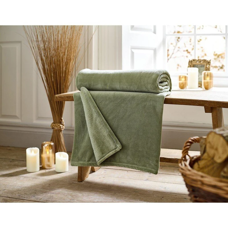 Image of Deyongs Deyongs Snuggle Touch Super Soft Solid Colour Fleece Throw in Green Size: 140cm x 180cm Green 140cm x 180cm Unisex 5054990142559