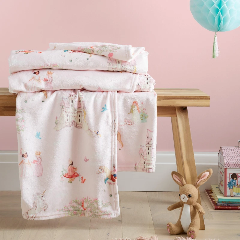 Image of Belle & Boo Fairytale Cosy Fleece Blanket Throw Pink unisex 150x200cm