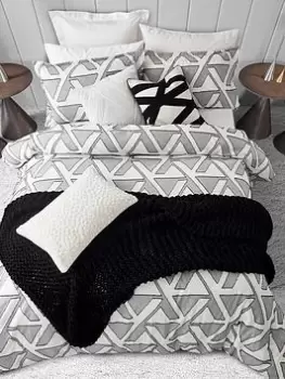 Image of Nalu Nicole Scherzinger Alana Clipped Duvet Cover Set