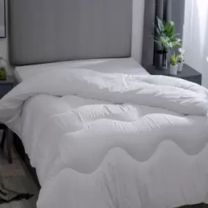 Image of Belledorm Hotel Suite 4.5 Tog Filled Duvet (Double) (White)