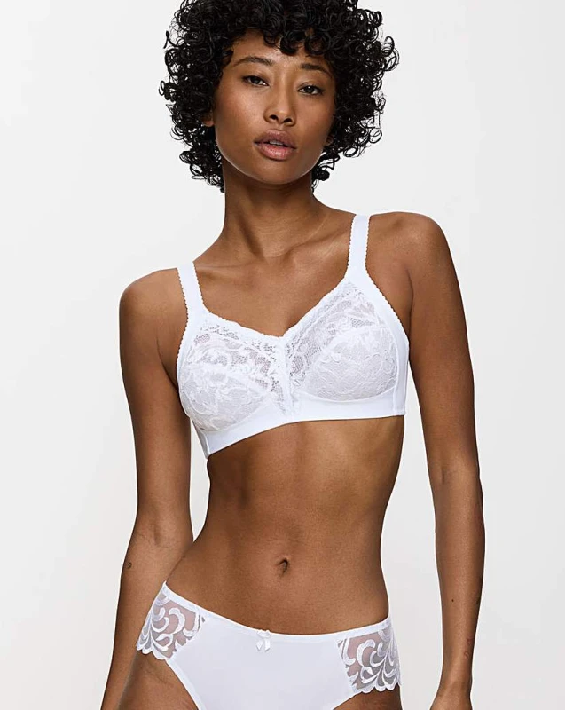 Image of Triumph Triumph Delicate Doreen NonWired Bra Wht White - Triumph - Size: 48F White Female 48F QX92445