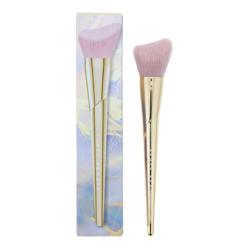Image of Fenty Beauty Make-up Cheek Hugging Bronzer Brush