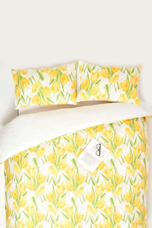 Image of Homescapes Yellow Tulips Digitally Printed Cotton Duvet Cover Set Yellow