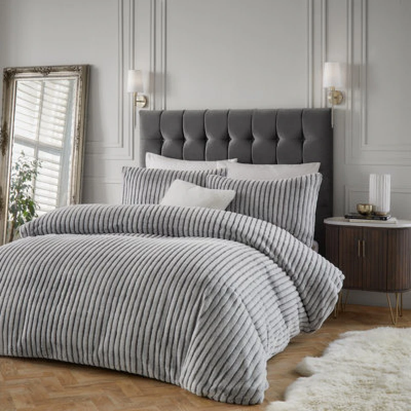 Image of Paoletti Paoletti Alpine Striped Faux Fur Duvet Cover Set in Grey Size: King Grey King Unisex 5025532357212