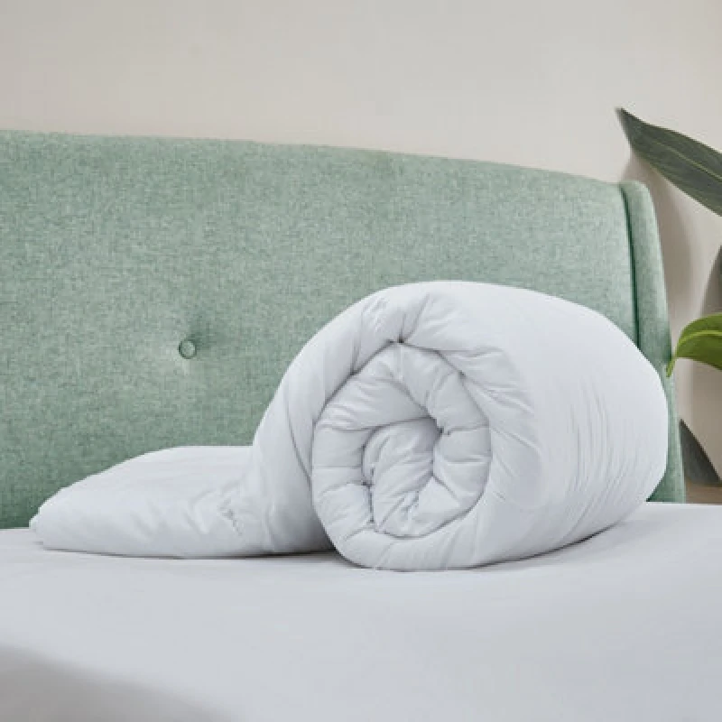 Image of Catherine Lansfield Catherine Lansfield 'Anti Allergy' Hollowfibre Duvet in White Size: Double White Double Unisex 5057681111766