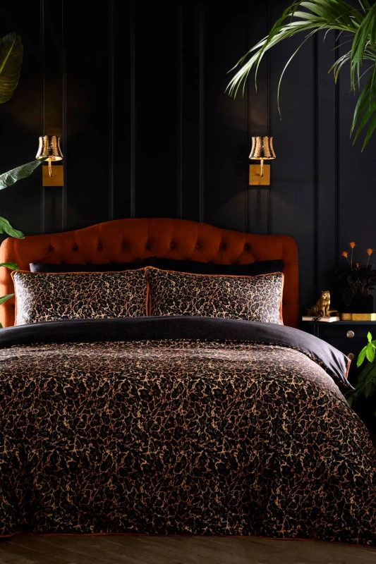 Image of Laurence Llewelyn-Bowen 'Roxy Leopard Print' 100% Cotton Sateen Duvet Cover Set in Black Size: Double Black Unisex Double
