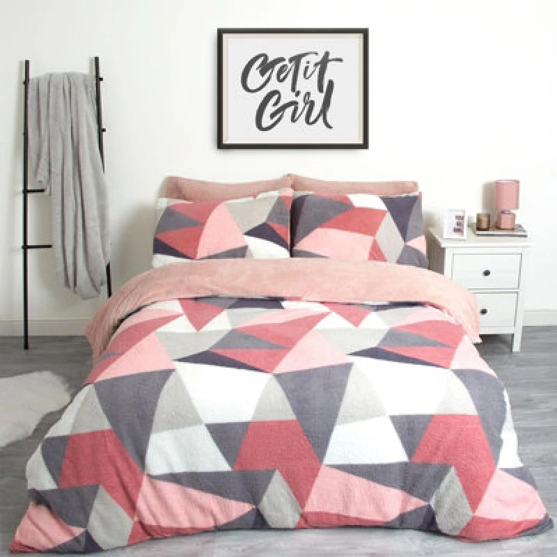 Image of OHS OHS Shapes Teddy Duvet Cover Pillowcase Bedding Set in Light Pink Size: Single Light Pink Single Unisex 5027434010417