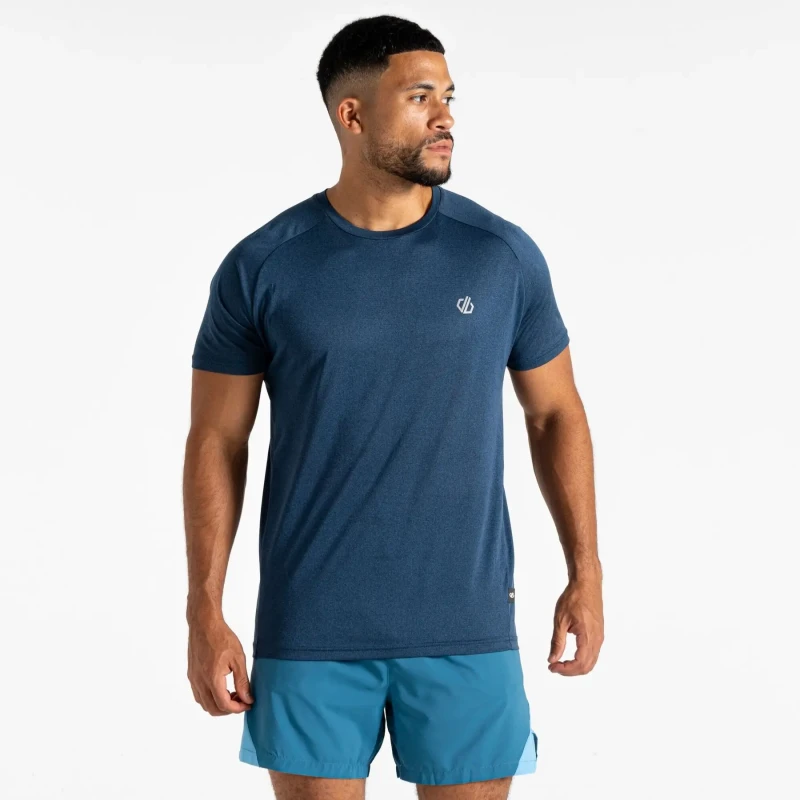 Image of Dare 2b Dare 2b Men 'Accelerate' Fitness T-Shirt in Bright Blue Size: Small Bright Blue S Male 5063019554303