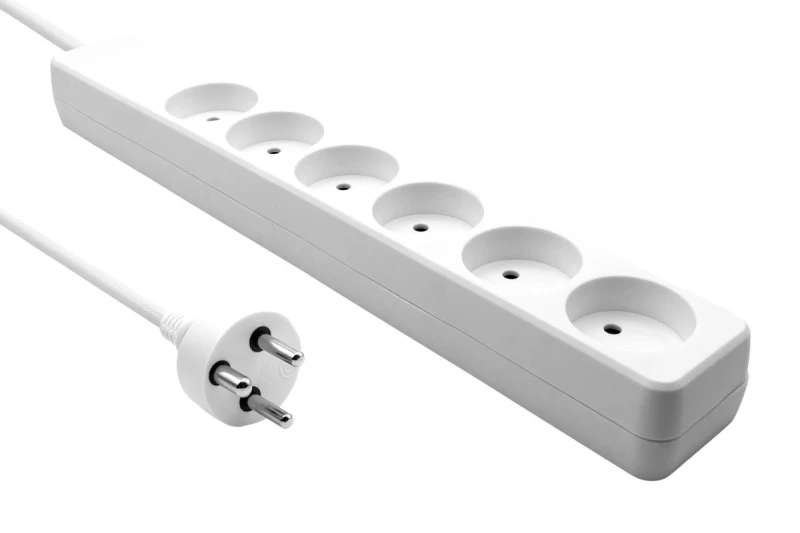 Image of Microconnect MC-GRU0603DKW power extension 3m 6 AC outlet(s) Indoor W