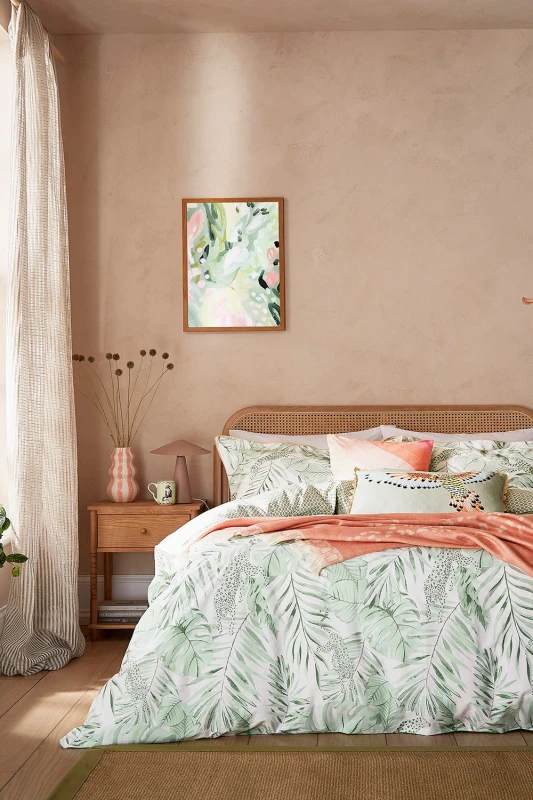 Image of YVONNE ELLEN 'Tropical Safari' Cotton Duvet Cover Set in Green Size: Double Green Unisex Double