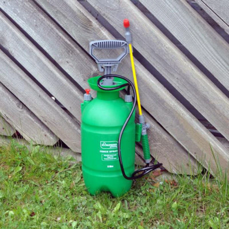 Image of Samuel Alexander 5 Litre Garden Fence Pressure Sprayer With Adjustable Spray Nozzle