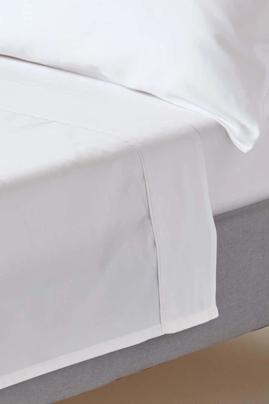 Image of Homescapes Organic Cotton Flat Sheet 400 TC White