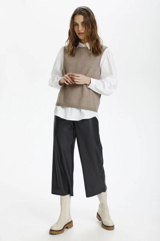 Image of Saint Tropez Mila Vest-Plain Natural