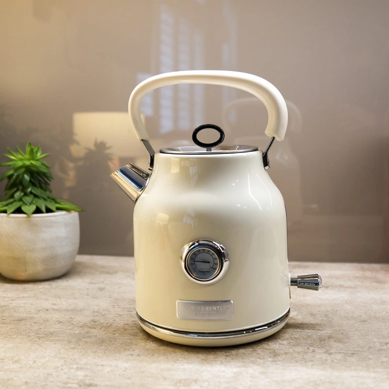 Image of 1.7L Kettle Cream & Chrome