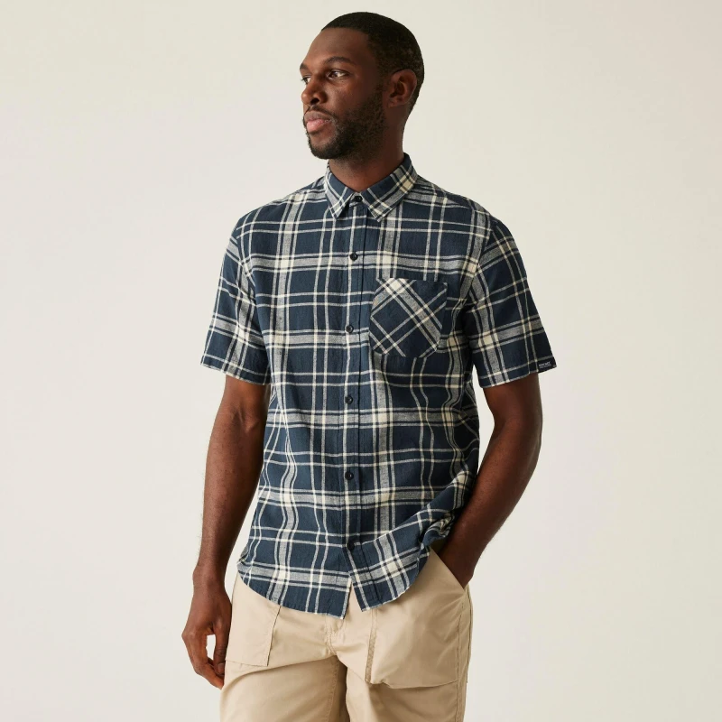 Image of Regatta Regatta Men Loran Shirt in Navy Size: Small Navy S Male 5063516006695