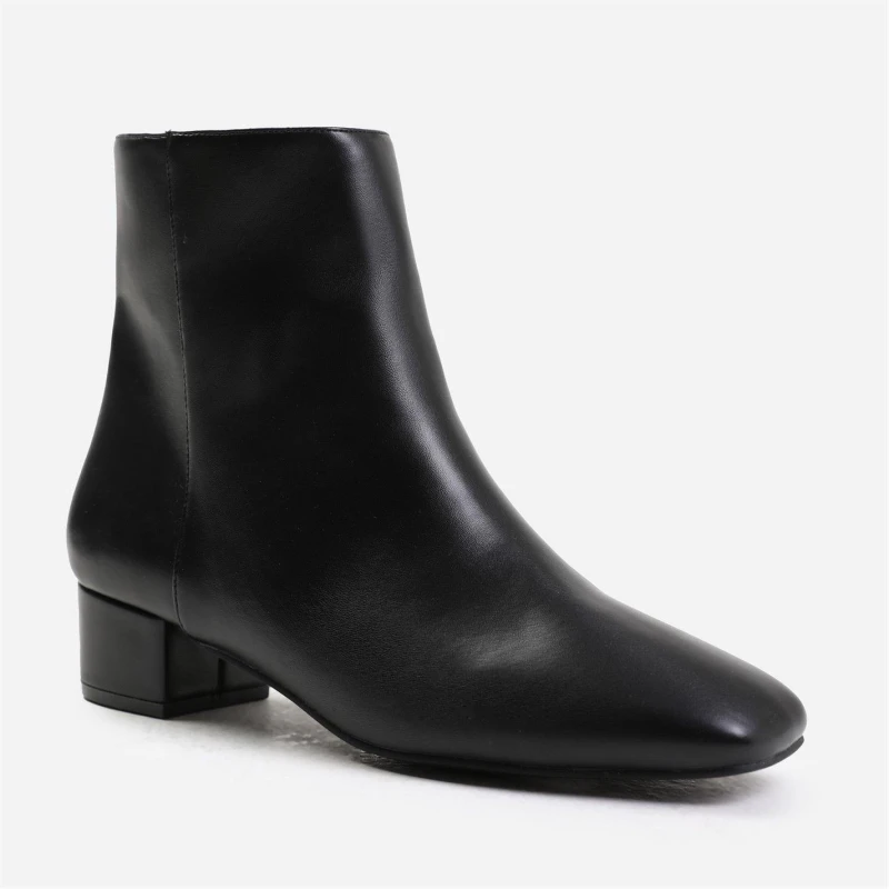 Image of Wheres That From Philadelphia Black Pu Block Heel Ankle Boots Black Pu female 3