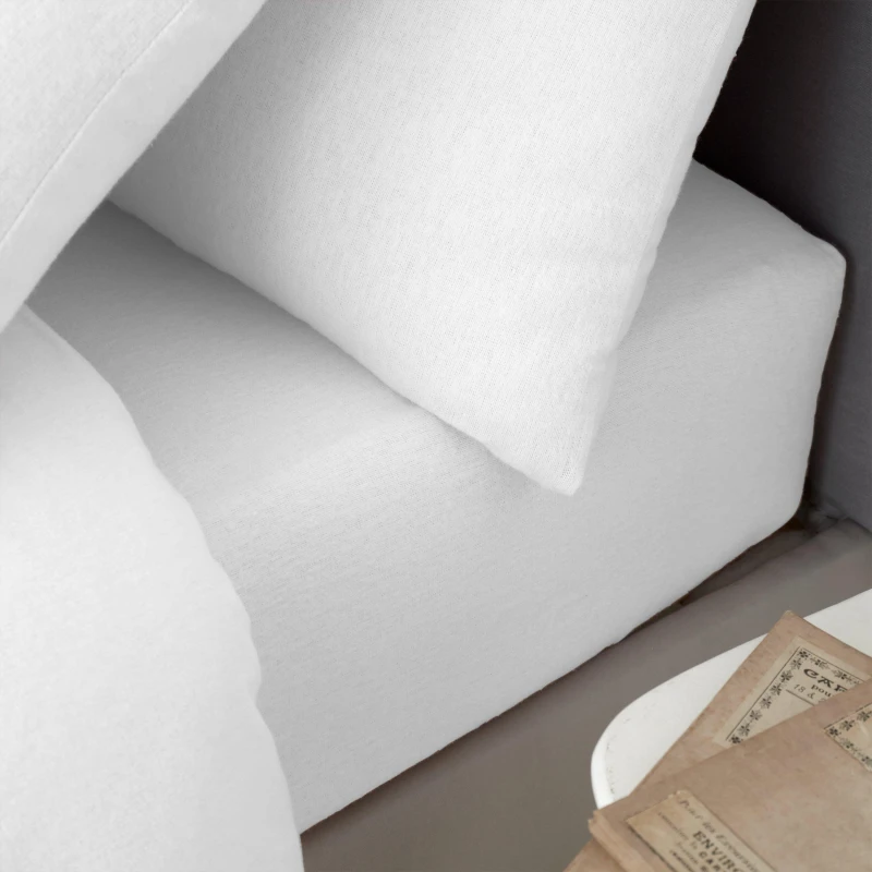 Image of Catherine Lansfield Catherine Lansfield 'Brushed Cotton' Fitted Sheet in White Size: Double Fitted White Double Fitted Unisex 5057681115351