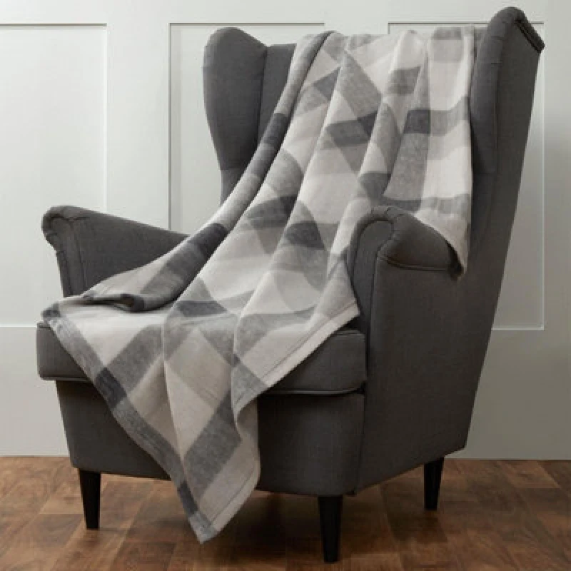 Image of OHS OHS Tartan Check Fleece Throw Winter Warm Soft Blanket in Light Grey Size: 120cm x 150cm Light Grey 120cm x 150cm Unisex 5027434001576