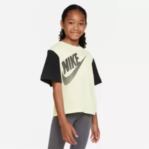 Image of Nike Nsw Tee Essntl Boxy Tee Dnc - Green