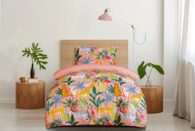 Image of Smart Living Smart Living Luxury Super Soft Reversible Fashion Safari Duvet Set & Pillowcases Size: Single Multi Single Unisex 5056557575664