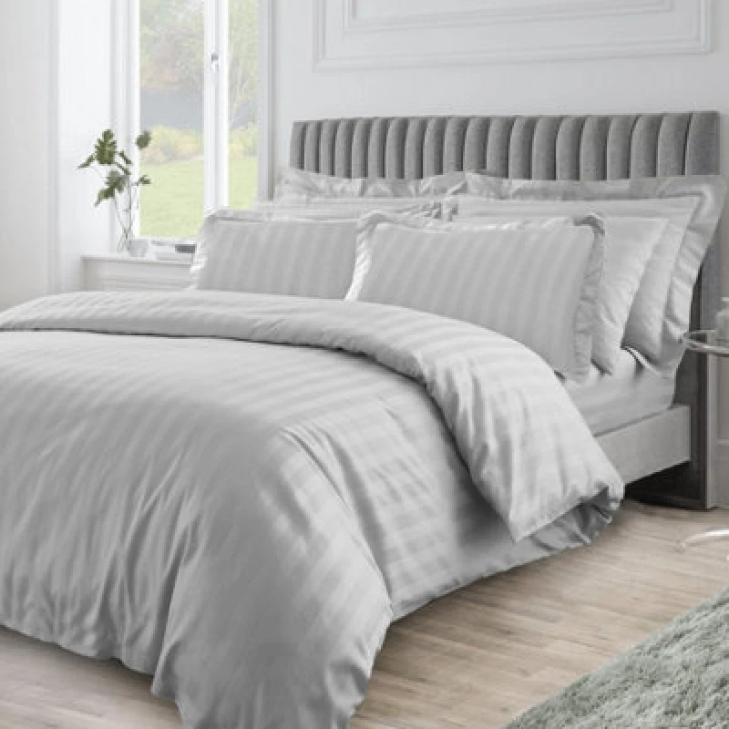 Image of Velosso Black Hilton Stripe Duvet Cover And Pillowcase Set King